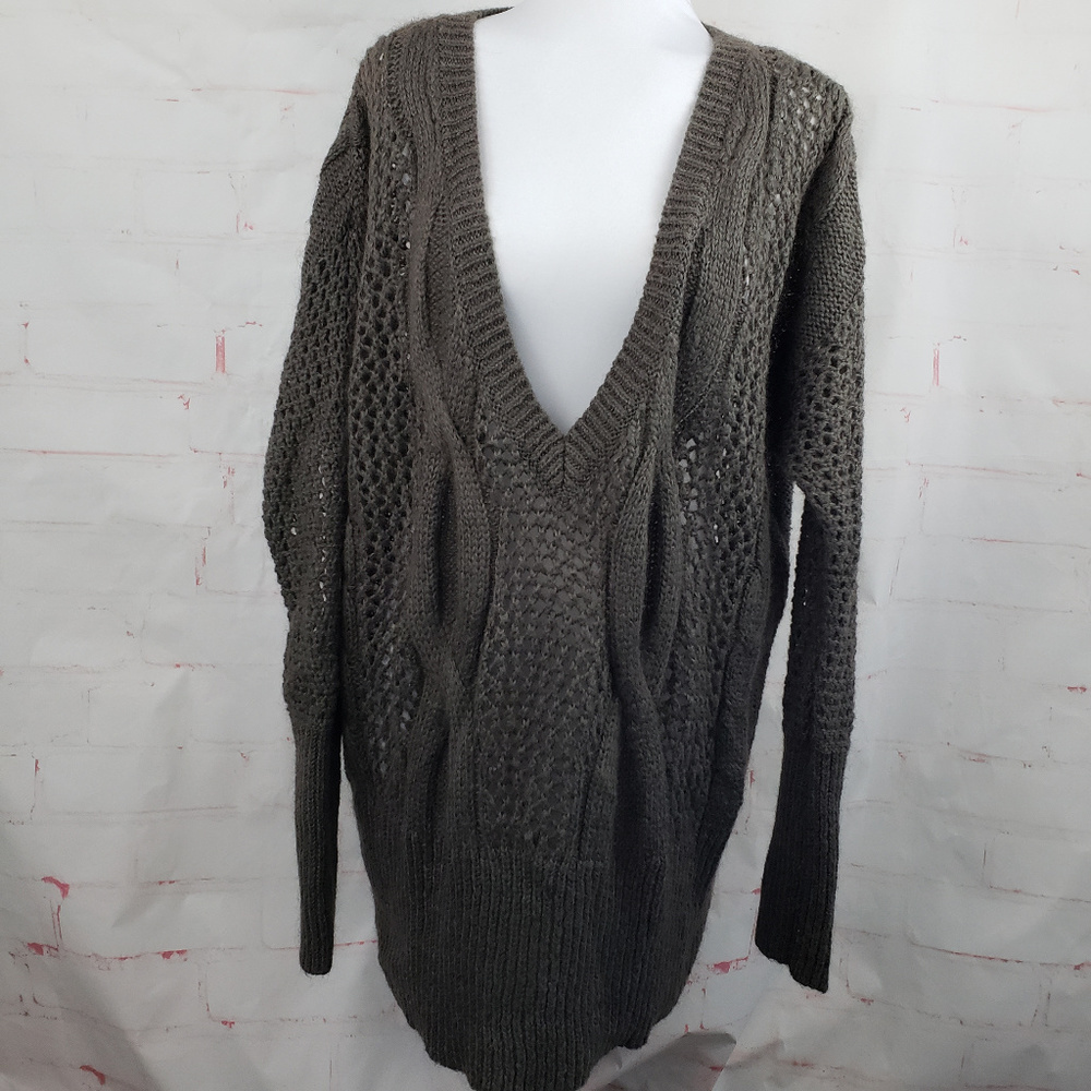 Kimchi Blue deep v chunky knit oversize sweater